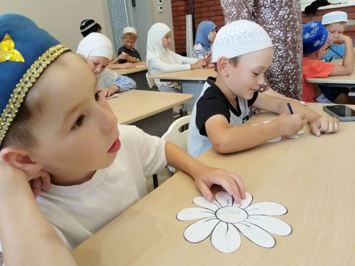 «Нургали» мәчетендә балалар белән  гаилә кыйммәтләре турында сөйләштеләр