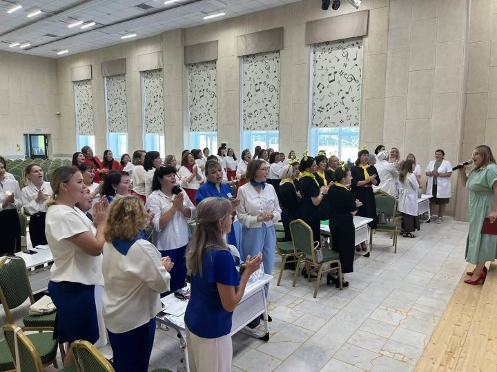 Август киңәшмәсендә традиция яңарды: район педагоглары интеллектуаль уенда көч сынашты