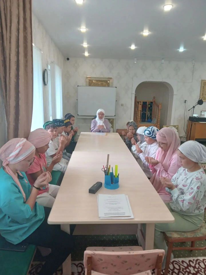 Шекше авылында рухи тәрбия: мәчеттә балалар өчен укулар уңышлы узды
