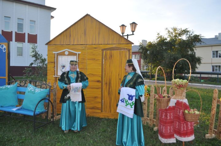 “Күрше фест”та  бүгенгебез дә, үткәнебез дә чагыла/фоторепортаж