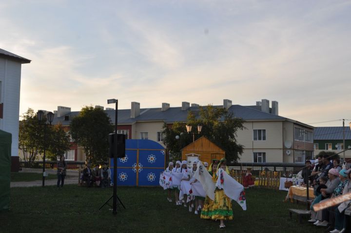 “Күрше фест”та  бүгенгебез дә, үткәнебез дә чагыла/фоторепортаж