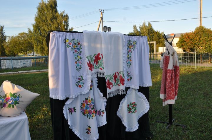 “Күрше фест”та  бүгенгебез дә, үткәнебез дә чагыла/фоторепортаж
