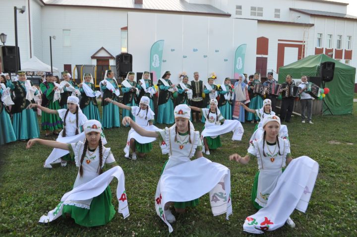 “Күрше фест”та  бүгенгебез дә, үткәнебез дә чагыла/фоторепортаж