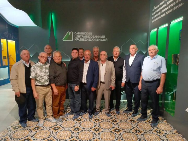 Яшьлеккә сәяхәт: Саба музее Казан аграр университетының 1988 елгы механика бүлеге чыгарылышын очраштырды