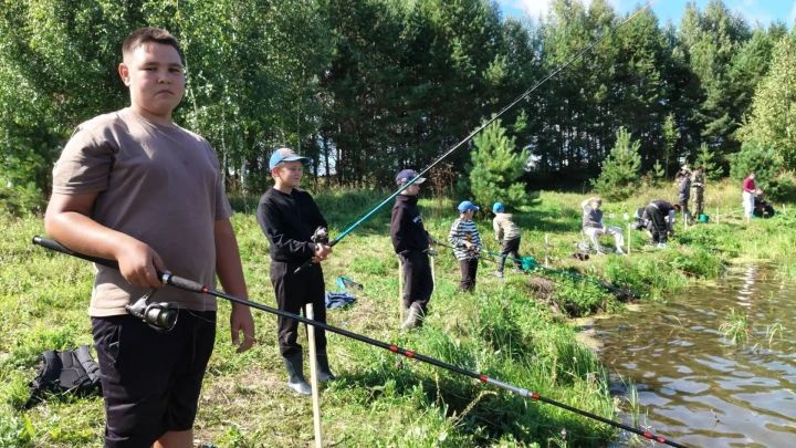 Шәүкәт күлендә легендар авылдашлар призына балыкчылар ярышы узды