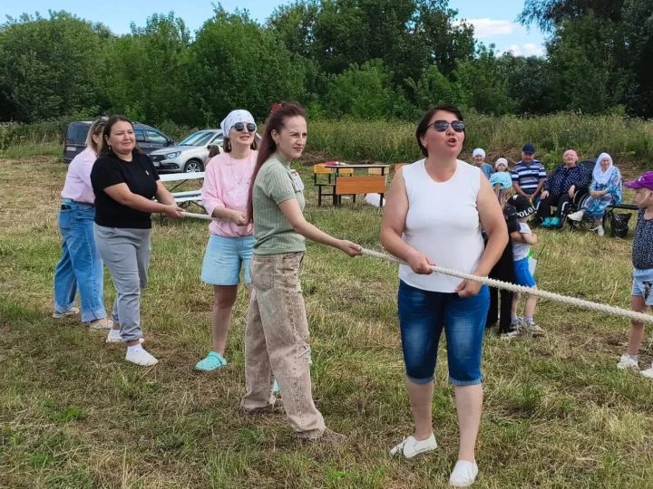 Күңелләрне берләштереп: Түбән оч урамында зур бәйрәм гөрләде