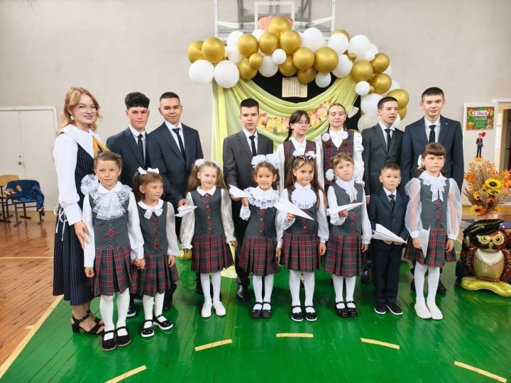 Олы Шыңар урта гомуми белем бирү мәктәбендә Белем бәйрәме